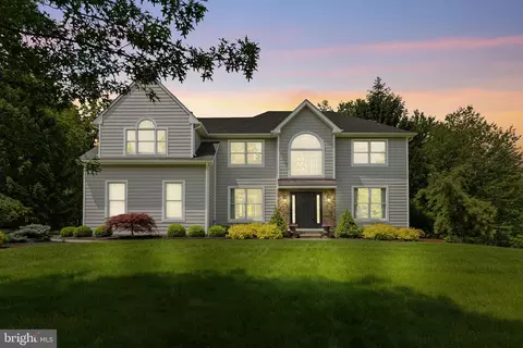 4935 Hunt Field Dr, Doylestown, PA 18902