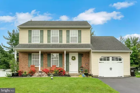 2421 Barnsleigh Dr, Bensalem, PA 19020
