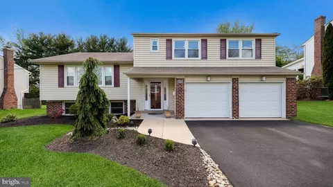 2126 Martindale Rd, Warrington, PA 18976