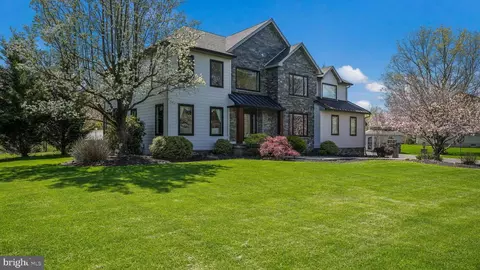 4912 Gloucester Dr, Doylestown, PA 18902