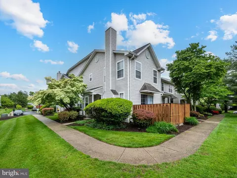 7206 Sheffield Dr, Morrisville, PA 19067