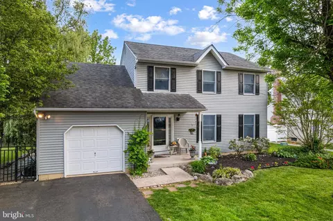 617 Highpointe Cir, Langhorne, PA 19047
