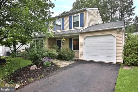 35 Alberts Way, Langhorne, PA 19047