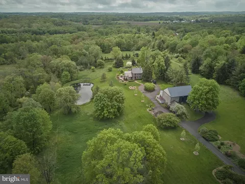 71 Sweetbriar Rd, Perkasie, PA 18944
