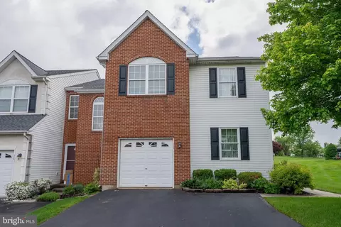131 Hampshire Dr, Sellersville, PA 18960