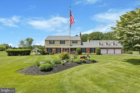 7 Taylor Ln, Doylestown, PA 18902