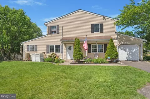 209 Parkridge Dr, Perkasie, PA 18944