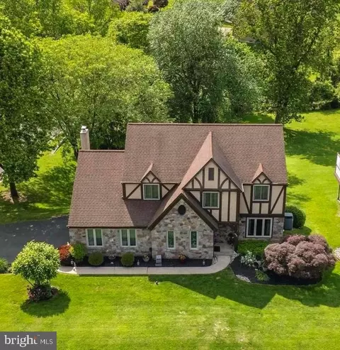 500 Newport Cir, Langhorne, PA 19053