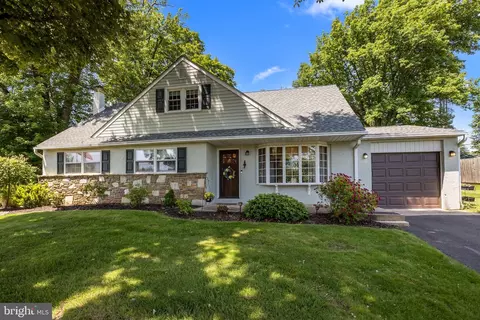 17 Sunset Dr, Richboro, PA 18954