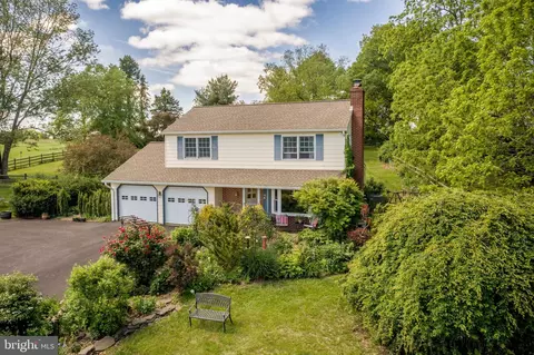 458 Rolling Hills Rd, Ottsville, PA 18942
