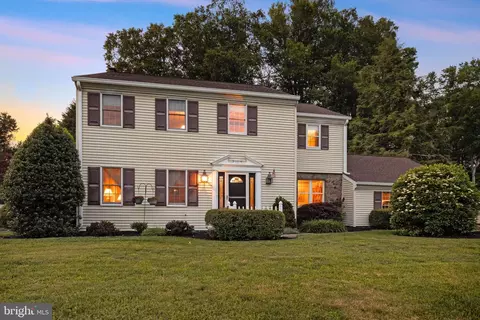 111 Briarwood Dr, Holland, PA 18966