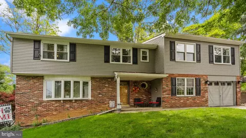 141 N Woodbine Ave, Langhorne, PA 19047