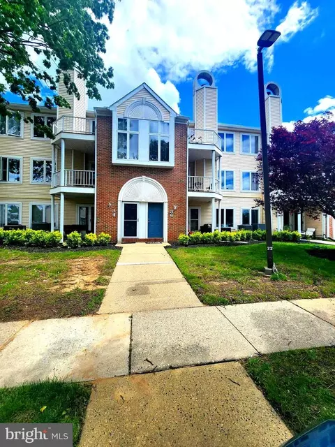 36 Lauren Ct, Levittown, PA 19057