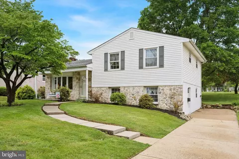 10 Mccarthy Ave, Langhorne, PA 19047
