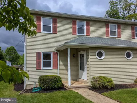 122 Ridge Ave, Perkasie, PA 18944