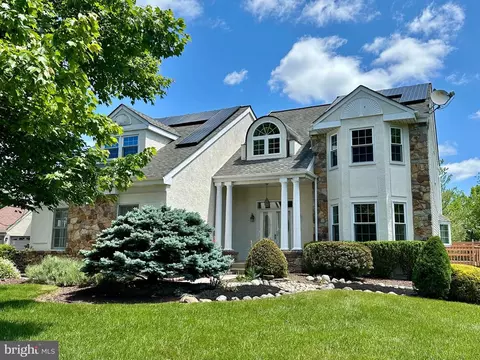 55 W Windrose Dr, Richboro, PA 18954