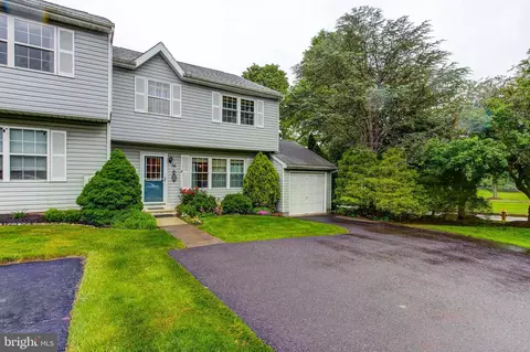 56 Zachary Dr, Chalfont, PA 18914