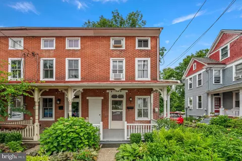 124 E Oakland Ave, Doylestown, PA 18901