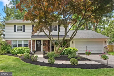 169 Centenary Ln, Warminster, PA 18974