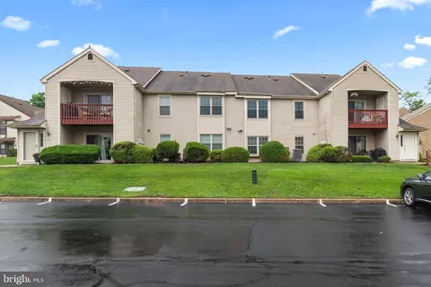 1206 Barry Ct, Southampton, PA 18966