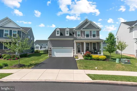 2042 Morgan Creek Dr, Quakertown, PA 18951