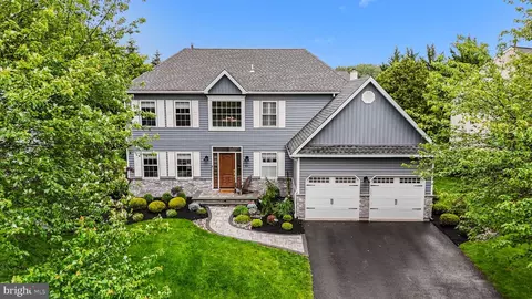 33 Jonquil Dr, Newtown, PA 18940