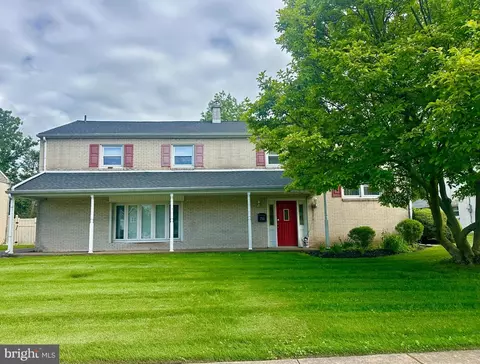 713 Worthington Dr, Warminster, PA 18974
