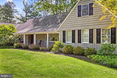 3 Devon Dr, New Hope, PA 18938