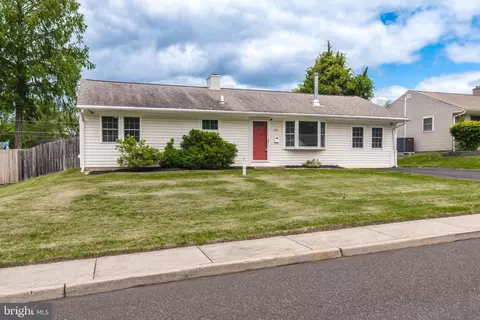 351 Doone Rd, Fairless Hills, PA 19030