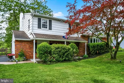 31 E Robin Rd, Southampton, PA 18966