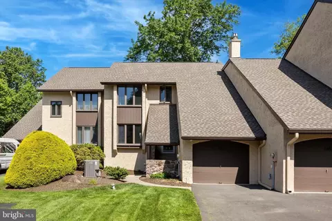 171 Golf Club Dr, Langhorne, PA 19047