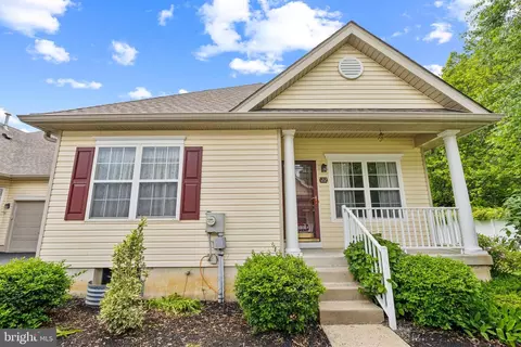 22 Regents Ct, Bensalem, PA 19020