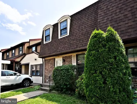 906 Clover Pl, Warminster, PA 18974 photo 3