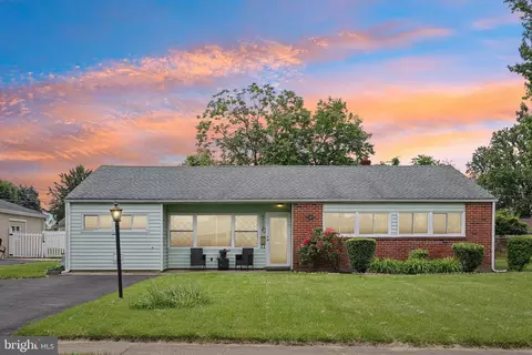 4460 Buckfield Ter, Feasterville Trevose, PA 19053