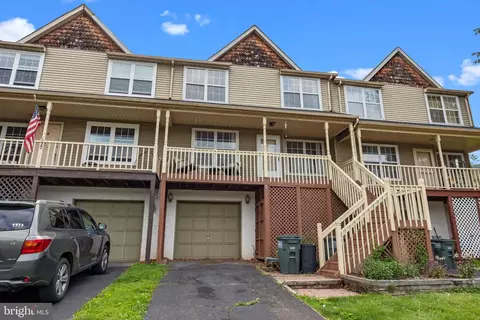 75 Mulberry Dr, Southampton, PA 18966