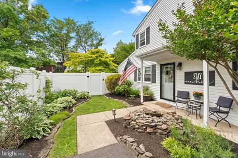 281 Parkridge Dr, Perkasie, PA 18944