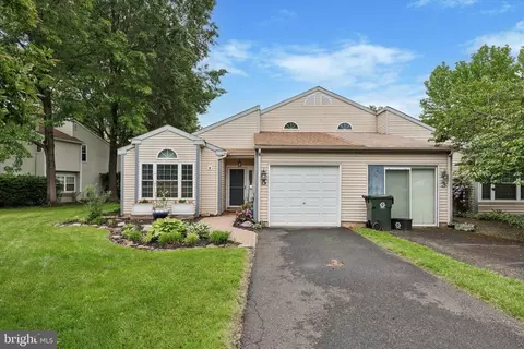 5 Kern Dr, Perkasie, PA 18944