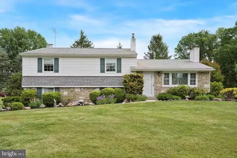 209 Windsor Dr, Churchville, PA 18966