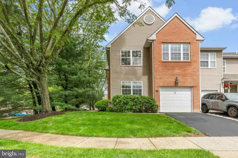 109 Blackfriars Cir, Doylestown, PA 18901