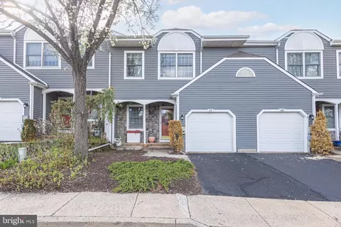 99 Greenbrook Ct, New Hope, PA 18938