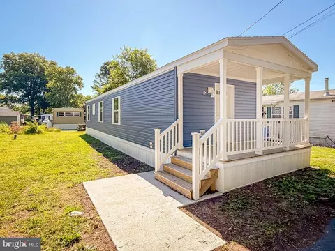 62 Harrison Dr, Fairless Hills, PA 19030