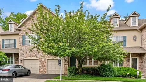 104 Lantern Ct, Yardley, PA 19067