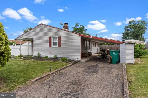 14 Forest Ln, Levittown, PA 19055