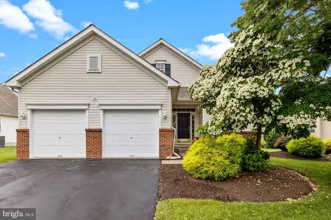 31 Blue Flax Ln, Langhorne, PA 19047