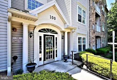 100 Douglas Fir Dr #104, Warrington, PA 18976
