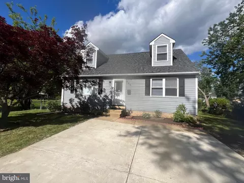 725 Rosa Ave, Croydon, PA 19021