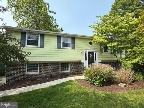 1770 Joanne Dr, Quakertown, PA 18951
