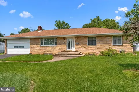 645 Lily Rd, Warminster, PA 18974