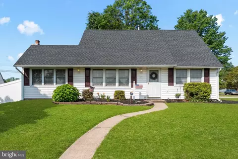 37 Valor Ln, Levittown, PA 19054