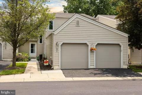 221 Hastings Ct, Doylestown, PA 18901